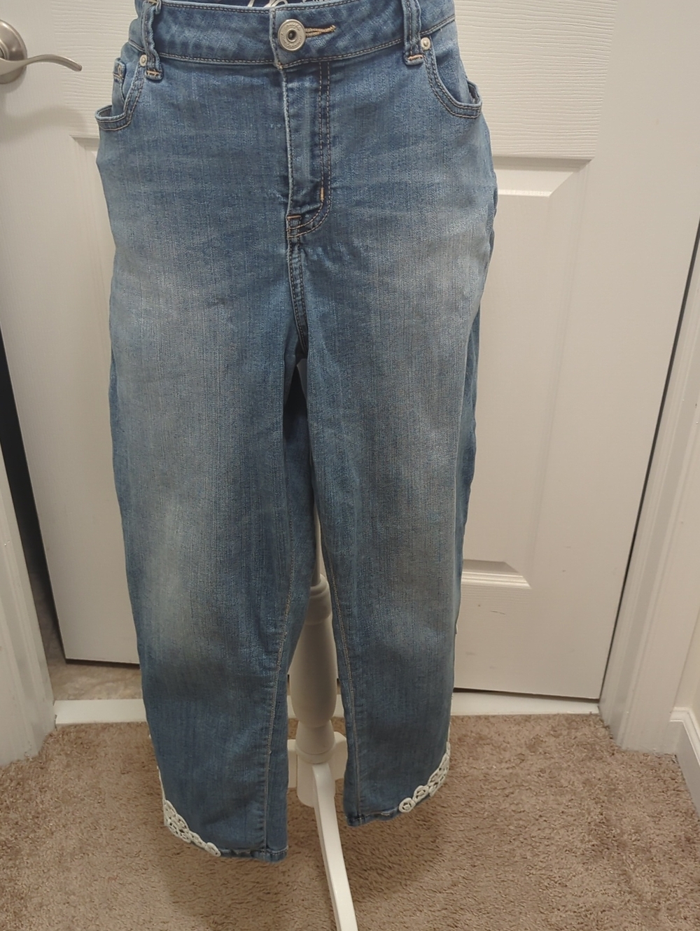 INC International Concepts Light Blue Relaxed Fit Capri Jeans with Lace Trim